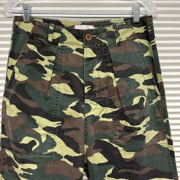 Sundry Green Camouflage Button Fly High Waist Cropped Pants Size 27 - Picture 2 of 9